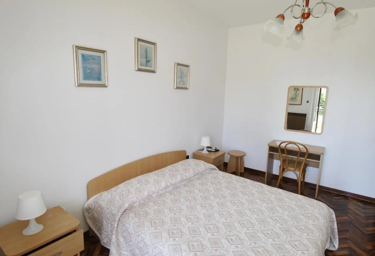 Apartment Orietta Savudrija Guest house